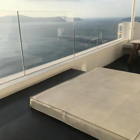 Porto Villa Fira (Santorini)