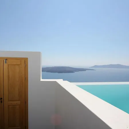 Porto Villa Fira (Santorini)